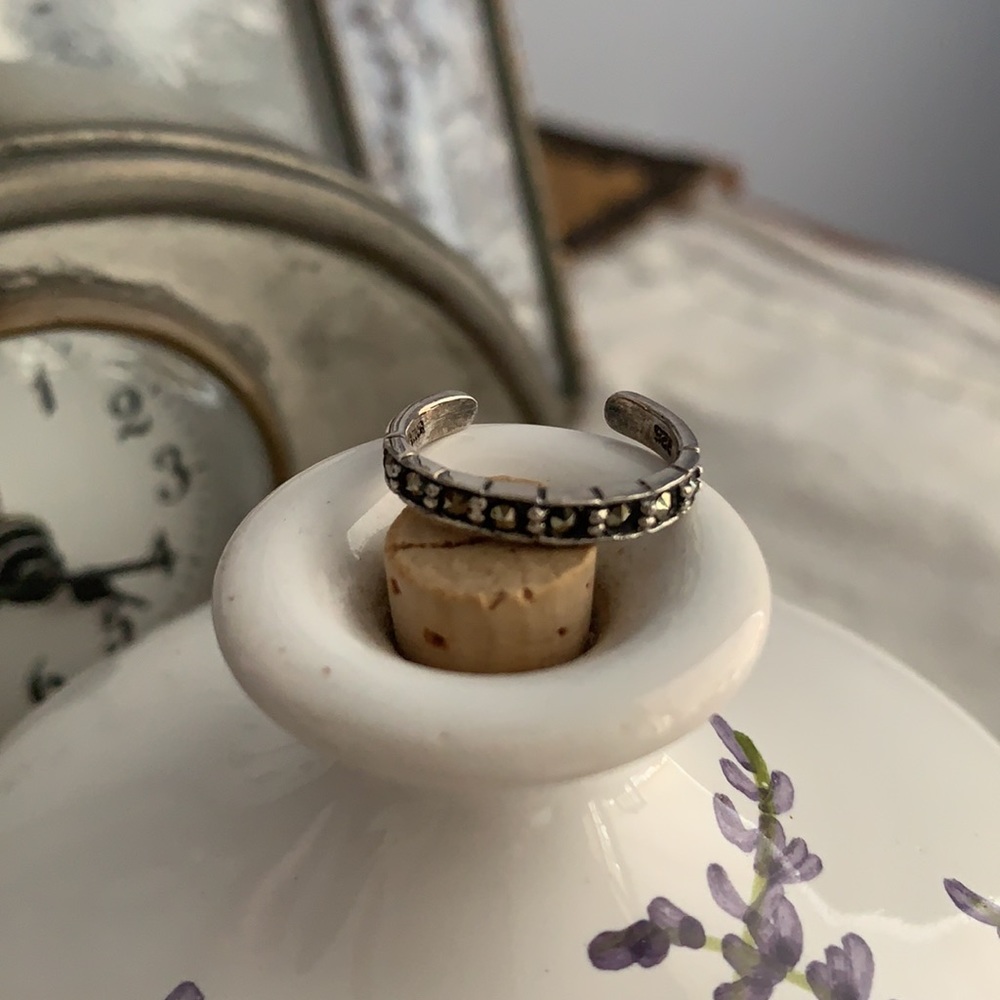 Vintage toe ring